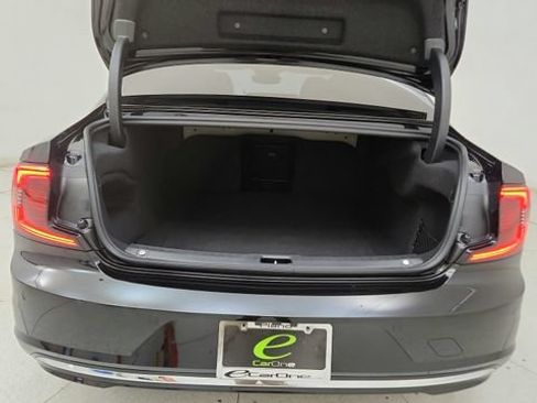 Used 2023 Volvo S90 B6 Plus AWD/4WD image 45