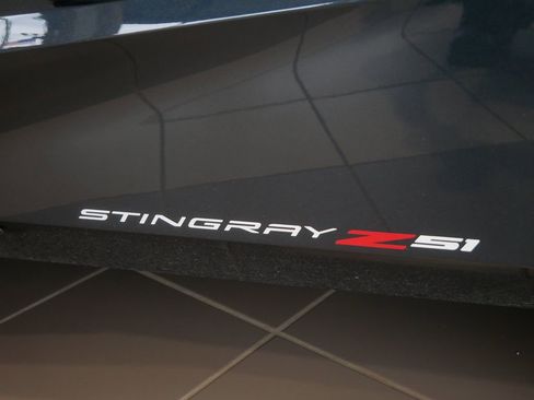 Used 2021 Chevrolet Corvette Stingray Premium Conv w/ Z51 Performance Package RWD image 11