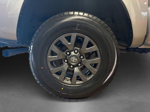Used 2020 Toyota Tacoma SR AWD/4WD image 20