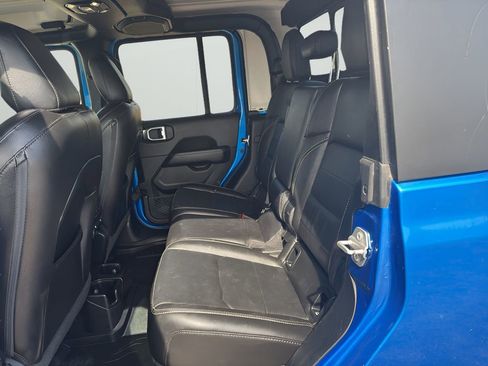 Used 2020 Jeep Gladiator Overland image 12