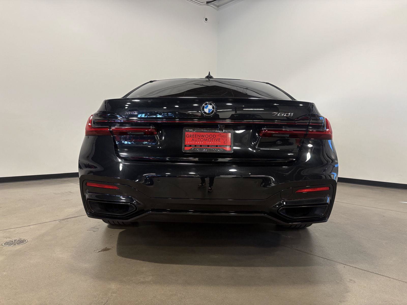Used 2022 BMW 750i xDrive w/ Executive Package AWD/4WD image 4