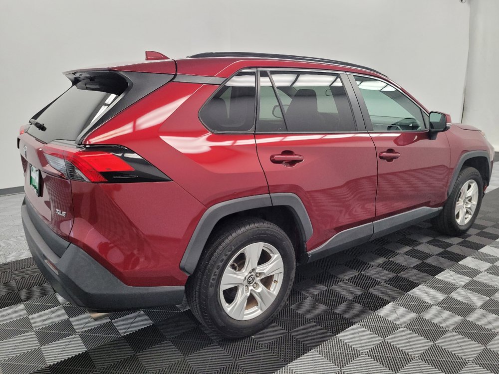 Used 2021 Toyota RAV4 XLE w/ Convenience Package FWD image 10