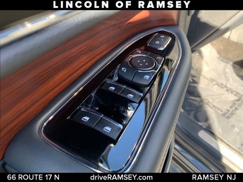 Used 2023 Lincoln Navigator Reserve image 14