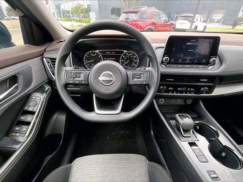 Certified 2023 Nissan Rogue SV image 6