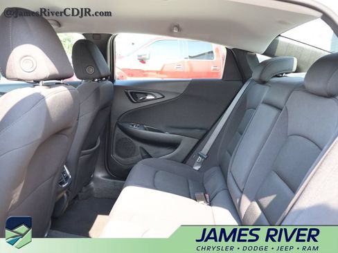 Used 2024 Chevrolet Malibu LT FWD image 17