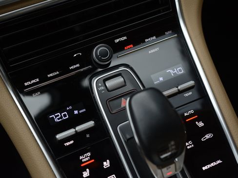 Certified 2019 Porsche Panamera 4 AWD/4WD image 18