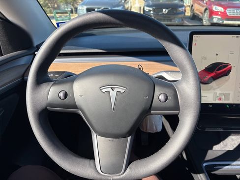 Used 2023 Tesla Model Y Long Range image 25