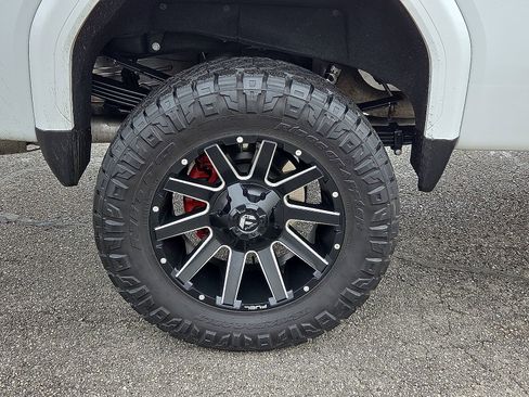 Used 2024 GMC Sierra 3500 Denali w/ Technology Package AWD/4WD image 7
