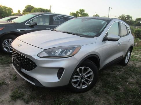 Used 2020 Ford Escape SE AWD/4WD image 3