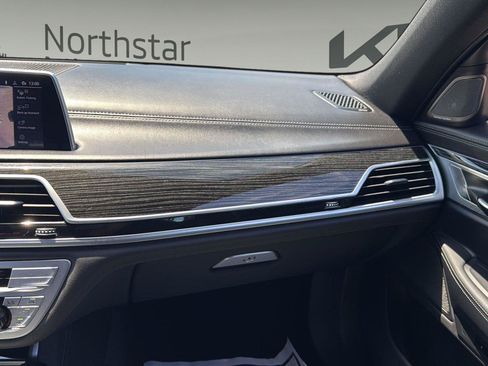 Used 2022 BMW 740i xDrive w/ M Sport Package AWD/4WD image 18