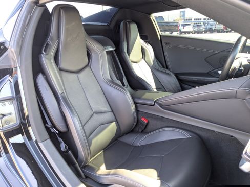 Used 2025 Chevrolet Corvette Stingray Convertible w/ 1LT image 18