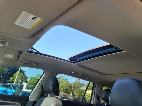 Used 2021 Volkswagen Atlas SE w/ Panoramic Sunroof Package image 24