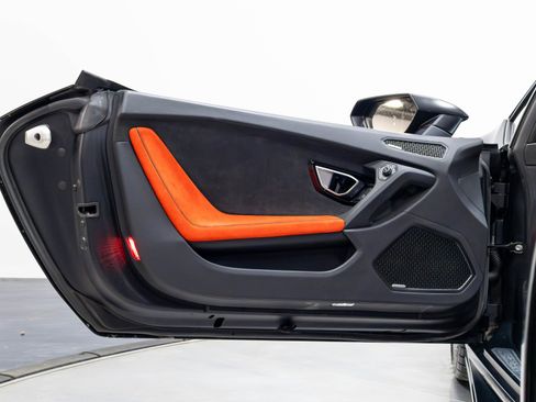 Used 2021 Lamborghini Huracan EVO RWD image 58