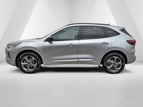 Used 2023 Ford Escape ST-Line w/ Tech Pack #1 AWD/4WD image 4