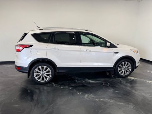 Used 2018 Ford Escape Titanium w/ Ford Safe & Smart Package AWD/4WD image 22