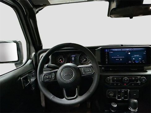 Used 2025 Jeep Gladiator Sport image 23