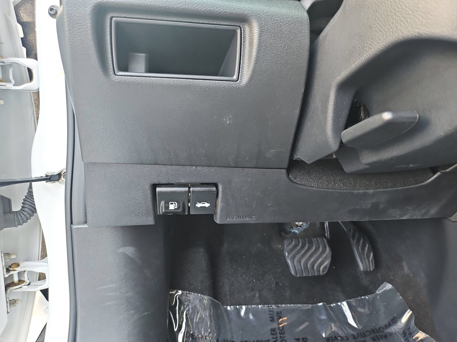 Used 2025 Nissan Versa SR w/ Trunk Package FWD image 25
