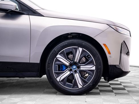 Certified 2024 BMW iX xDrive50 w/ Premium Package AWD/4WD image 32