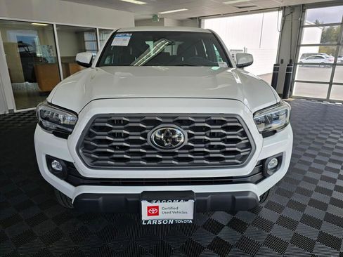 Used 2023 Toyota Tacoma TRD Off-Road image 8