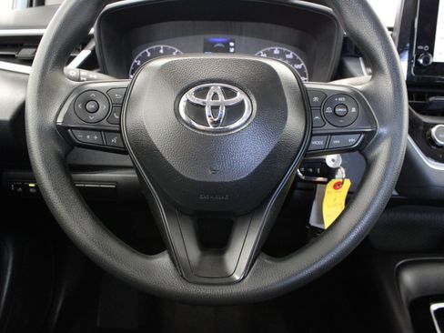 Used 2025 Toyota Corolla LE FWD image 21