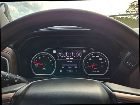 Used 2019 Chevrolet Silverado 1500 High Country AWD/4WD image 24