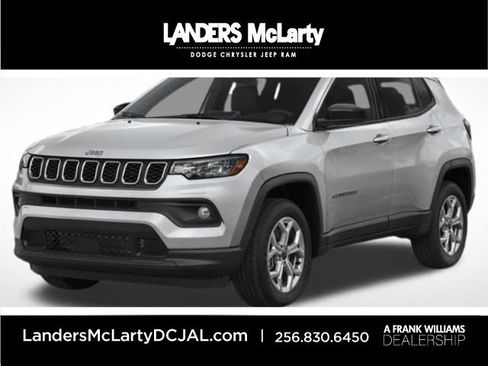 Used 2026 Jeep Compass Latitude w/ Quick Order Package 29K AWD/4WD image 1