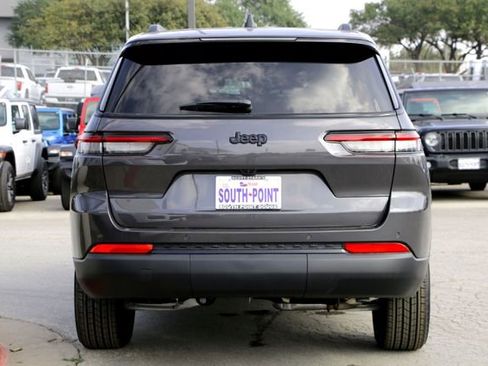 New 2025 Jeep Grand Cherokee L Altitude RWD image 6