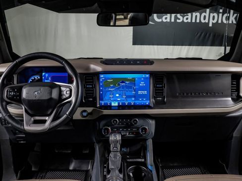 Used 2022 Ford Bronco Wildtrak image 14