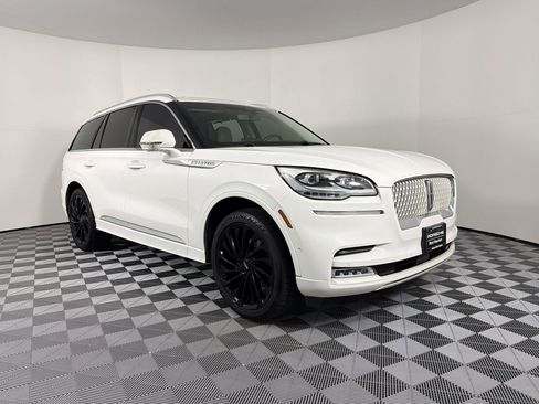 Used 2021 Lincoln Aviator Reserve w/ Equipment Group 210A image 12