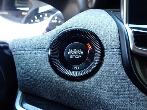 Used 2023 Jeep Compass Latitude w/ Sun and Sound Group AWD/4WD image 21