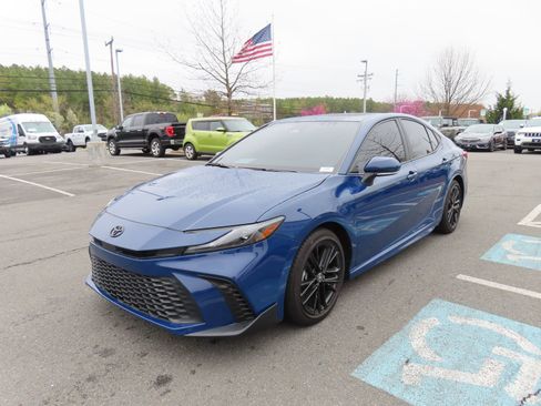 Used 2025 Toyota Camry SE w/ Multimedia Upgrade Package image 3