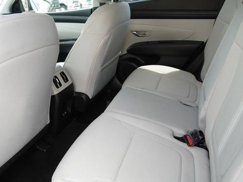 Used 2026 Hyundai Tucson SEL FWD image 13