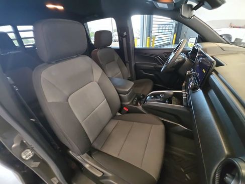 Certified 2024 Chevrolet Colorado Trail Boss w/ Technology Package AWD/4WD image 29