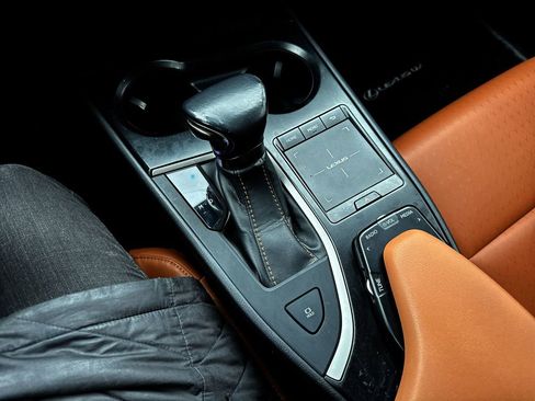 Used 2019 Lexus UX 200 200 Base w/ Accessory Package 2 image 19