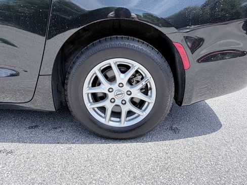 Used 2023 Chrysler Pacifica Touring-L image 33