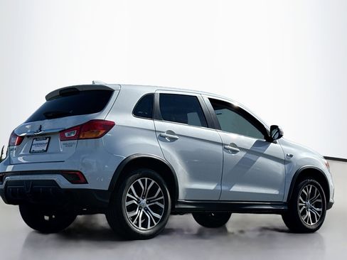 Used 2018 Mitsubishi Outlander Sport ES FWD image 2