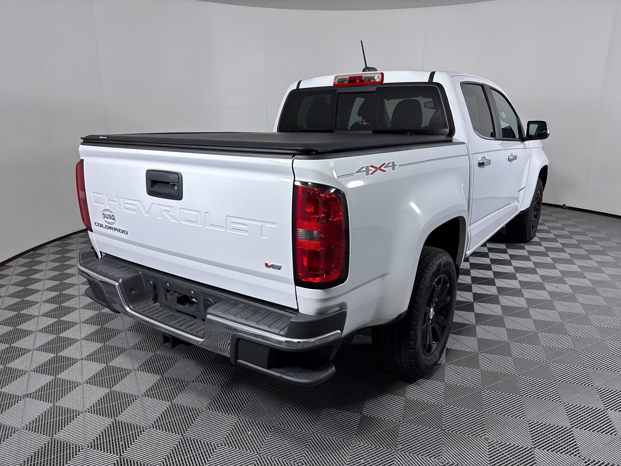 Used 2021 Chevrolet Colorado LT w/ LT Convenience Package AWD/4WD image 16