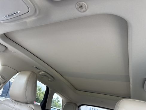 Used 2022 Lincoln Corsair AWD w/ Premium Package image 29