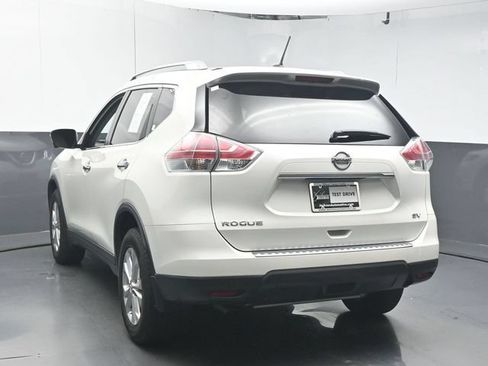 Used 2015 Nissan Rogue SV w/ SV Premium Package FWD image 6