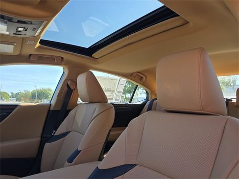 New 2025 Lexus ES 350 w/ Premium Package image 21