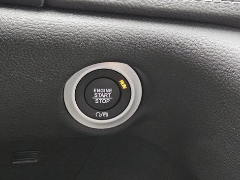 New 2026 Chrysler Pacifica Select FWD image 14