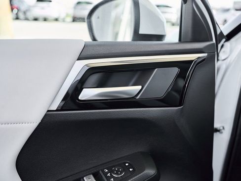 New 2026 Mitsubishi Outlander SE AWD/4WD image 21