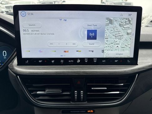 Used 2023 Ford Escape Platinum image 22