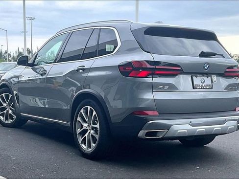 New 2026 BMW X5 xDrive50e AWD/4WD image 3