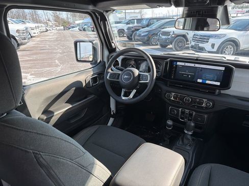 Certified 2025 Jeep Wrangler Sahara 4xe image 12