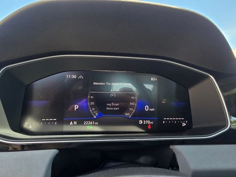 Used 2025 Volkswagen Jetta SE FWD image 23
