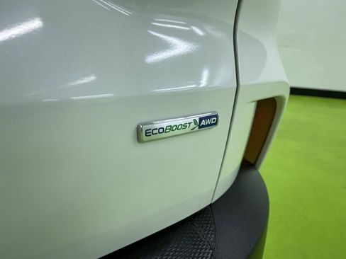 Used 2020 Ford Escape Titanium image 13