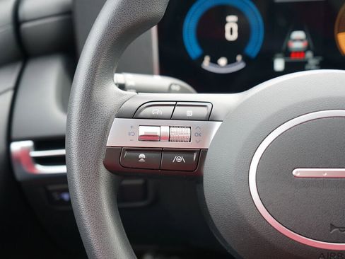 Certified 2025 Hyundai Tucson SE image 25