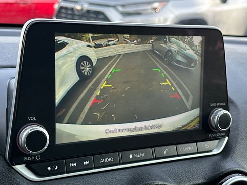 Used 2022 Nissan Sentra SR w/ Midnight Edition image 18