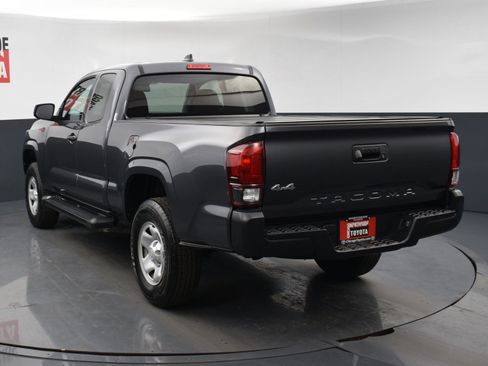 Used 2022 Toyota Tacoma SR image 3